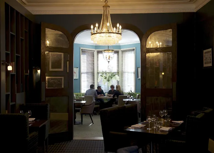 The Lodge Hotel - Putney